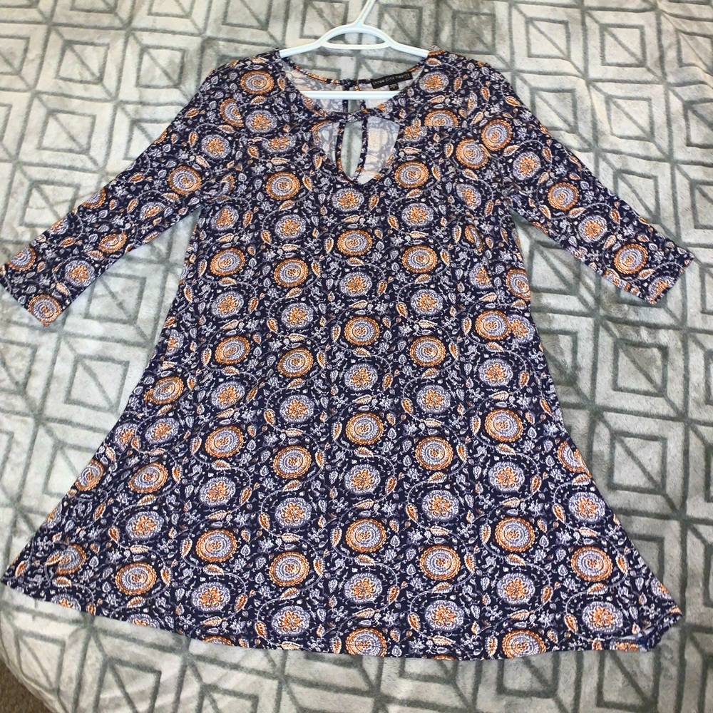 Knee length casual dress. Size small. Three pink hearts brand.